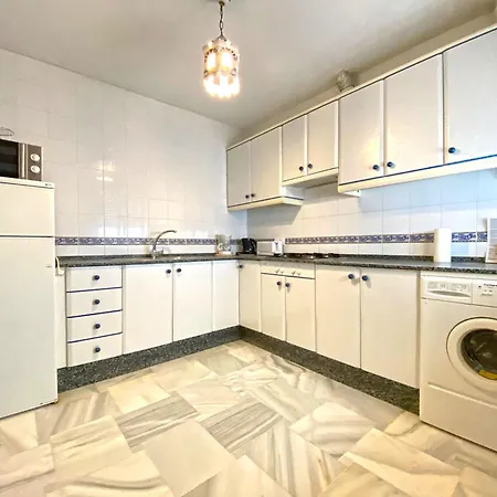 Casa de Férias Huerta Enmedio 15 Terraced House In Tranquil Location In Conil Center Sleeps 4 *