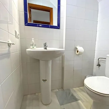 Дом отдыха Huerta Enmedio 15 Terraced House In Tranquil Location In Conil Center Sleeps 4 *