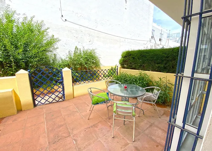 Casa de Férias Huerta Enmedio 15 Terraced House In Tranquil Location In Conil Center Sleeps 4