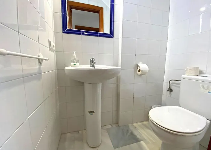 Casa de Férias Huerta Enmedio 15 Terraced House In Tranquil Location In Conil Center Sleeps 4 *