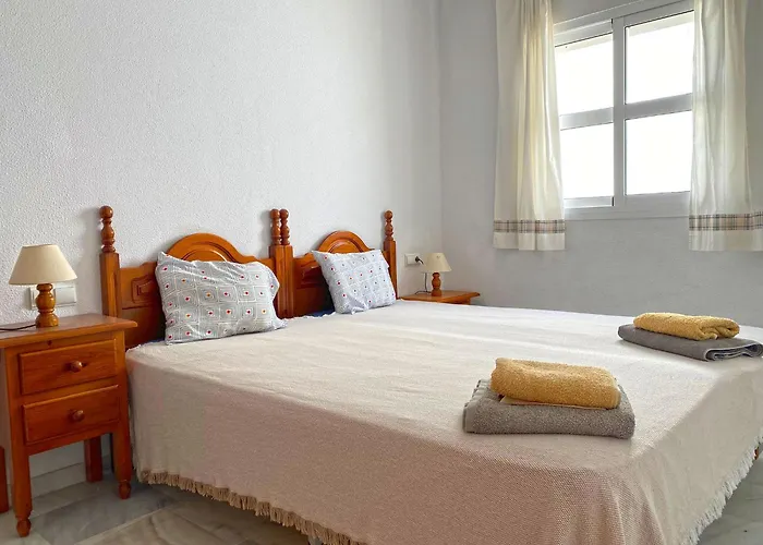 Huerta Enmedio 15 Terraced House In Tranquil Location In Conil Center Sleeps 4 Casa vacanze *